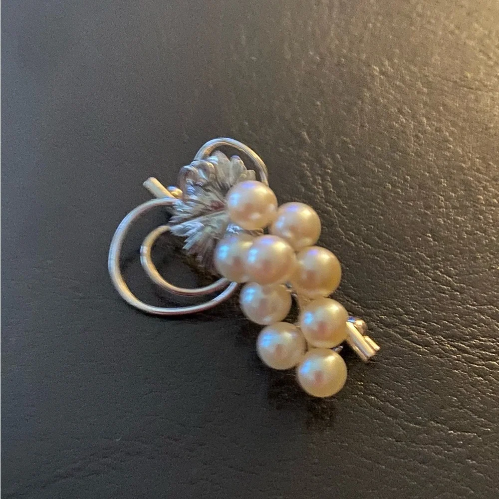 Vintage White Culture Pearl Sterling Brooch - Picture 1 of 3